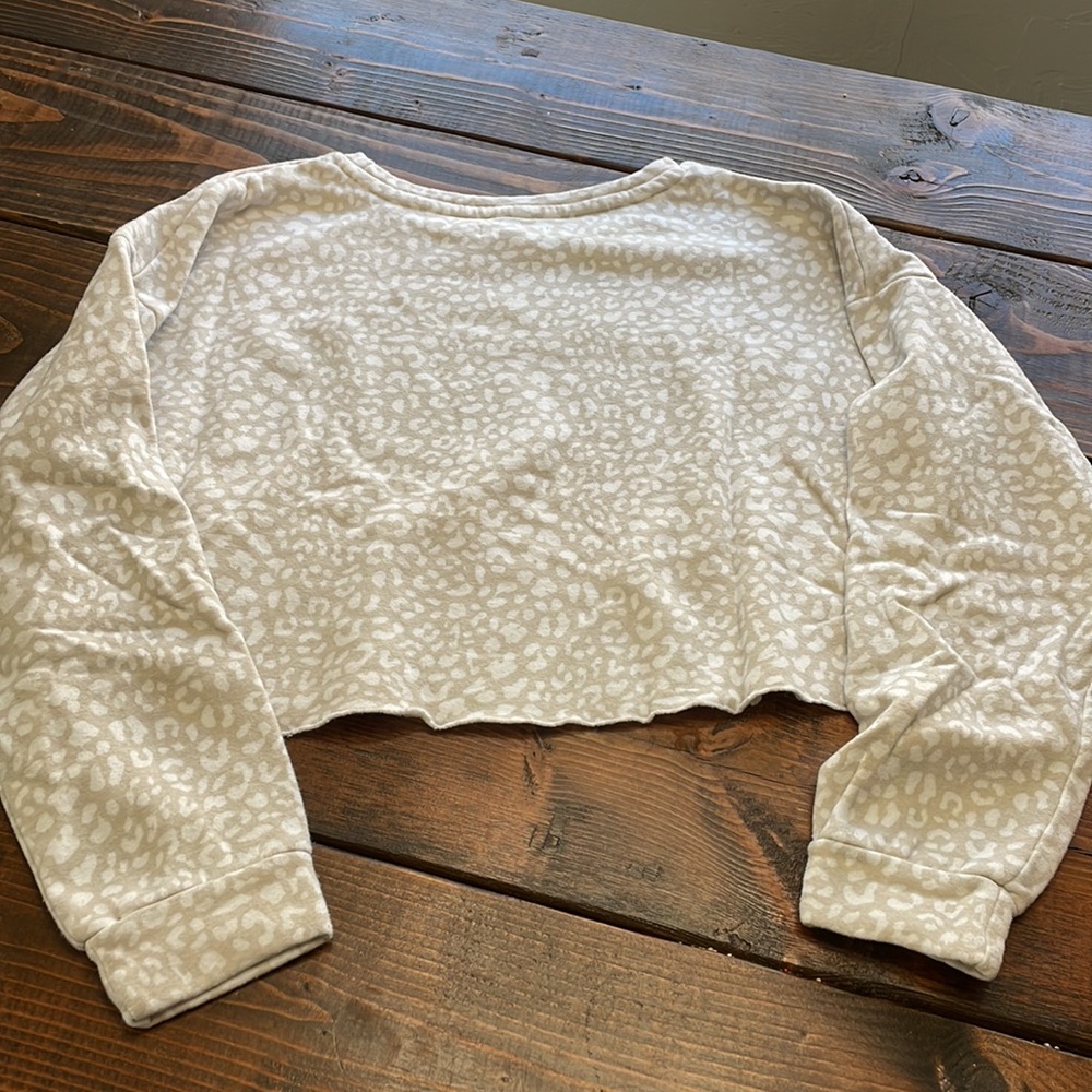 *SALE* Colsie Cropped Leopard Lounge Sleep Sweater Top Medium - Picture 5 of 8